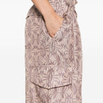 Pantaloni cargo con stampa astratta in rosa - donna 