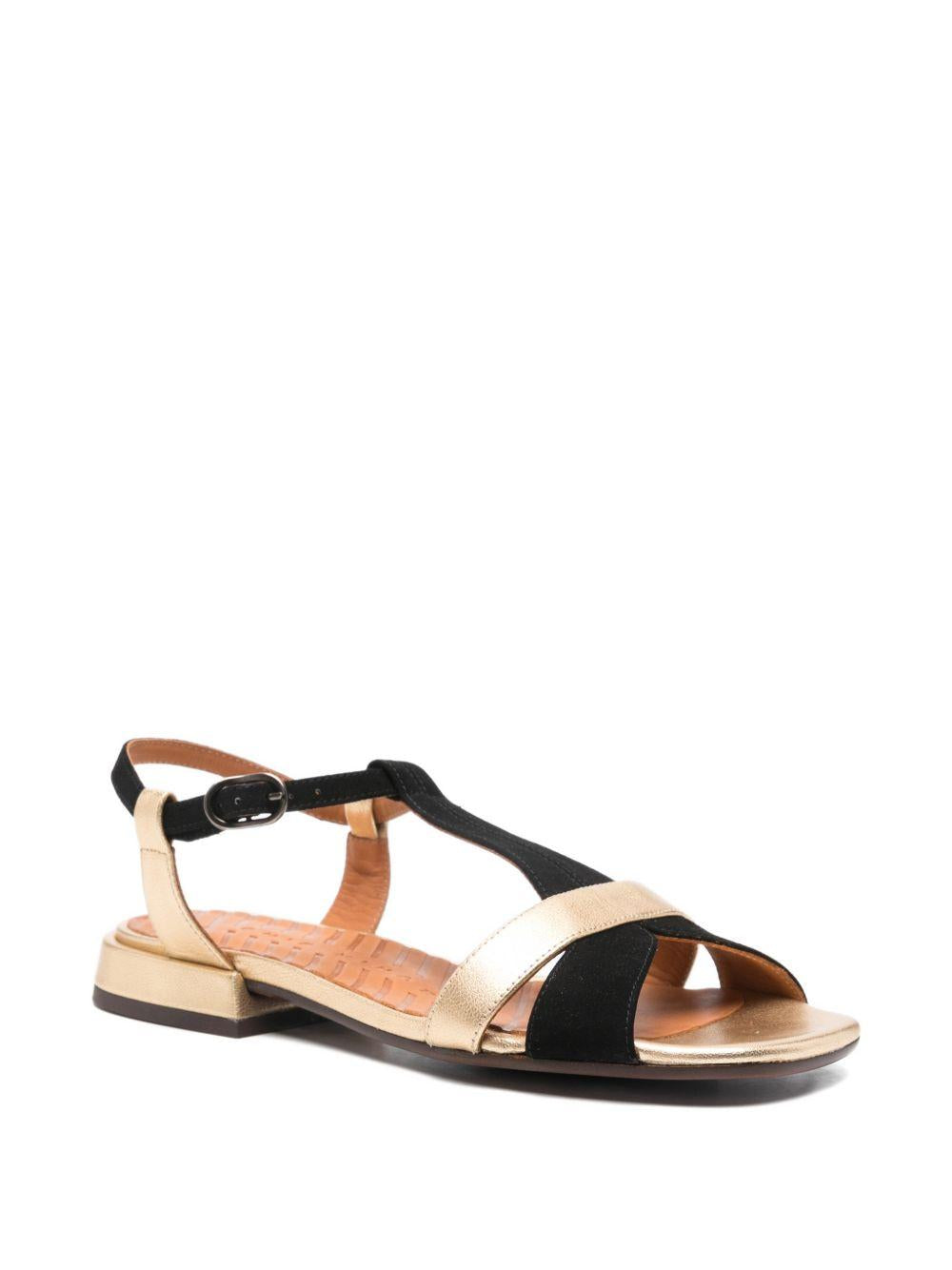 Sandali con cinturino in nero e oro Chie mihara - donna 