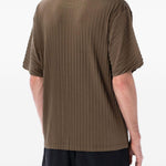 T-shirt AuraLite™ plissettata in verde Satisfy - unisex 