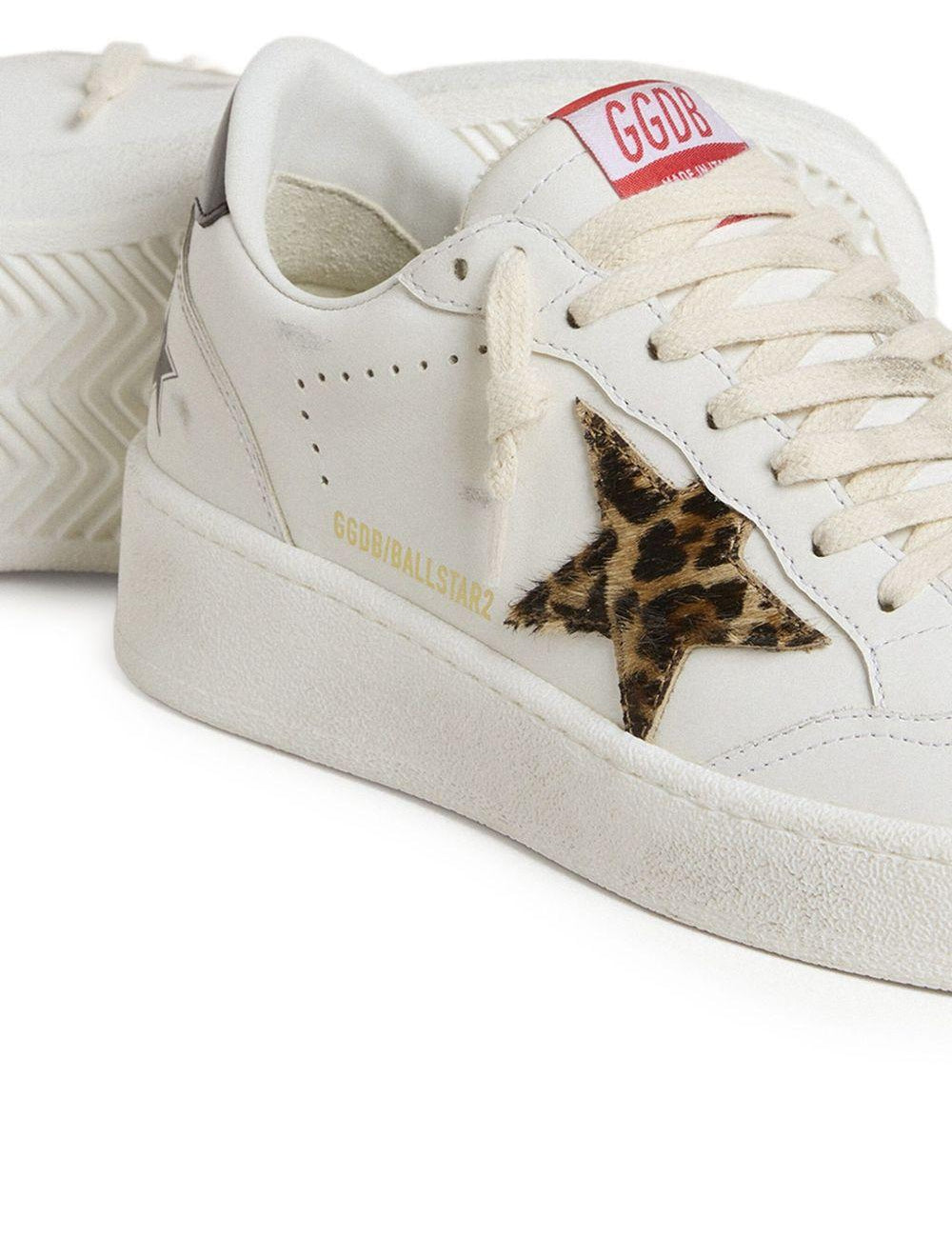 Sneakers in pelle con stampa leopardata in bianco Golden goose - donna 