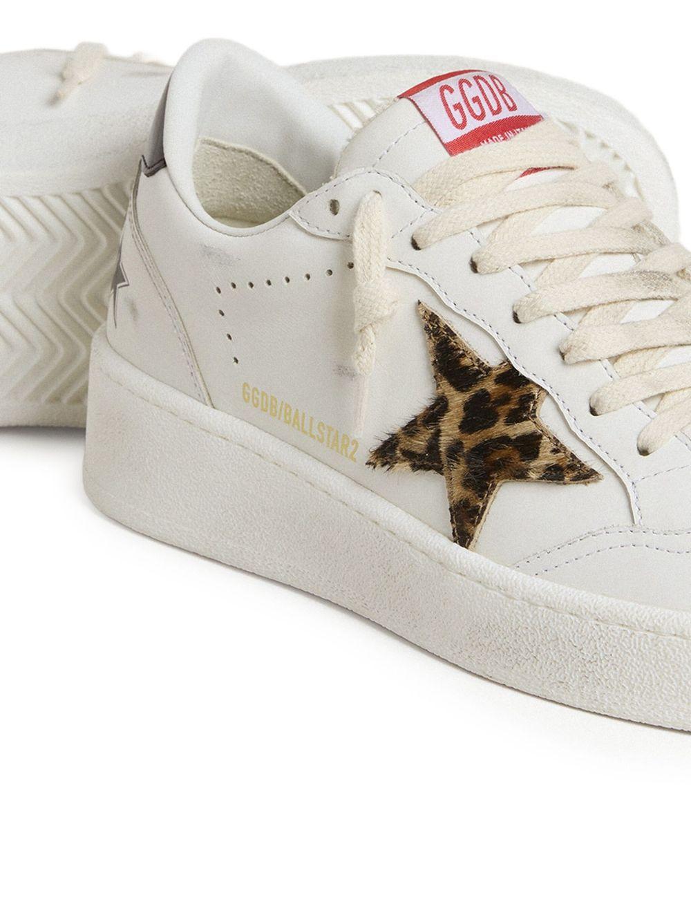 Sneakers in pelle con stampa leopardata in bianco Golden goose - donna 