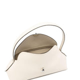 Borsa in pelle con chiusura a T in avorio 