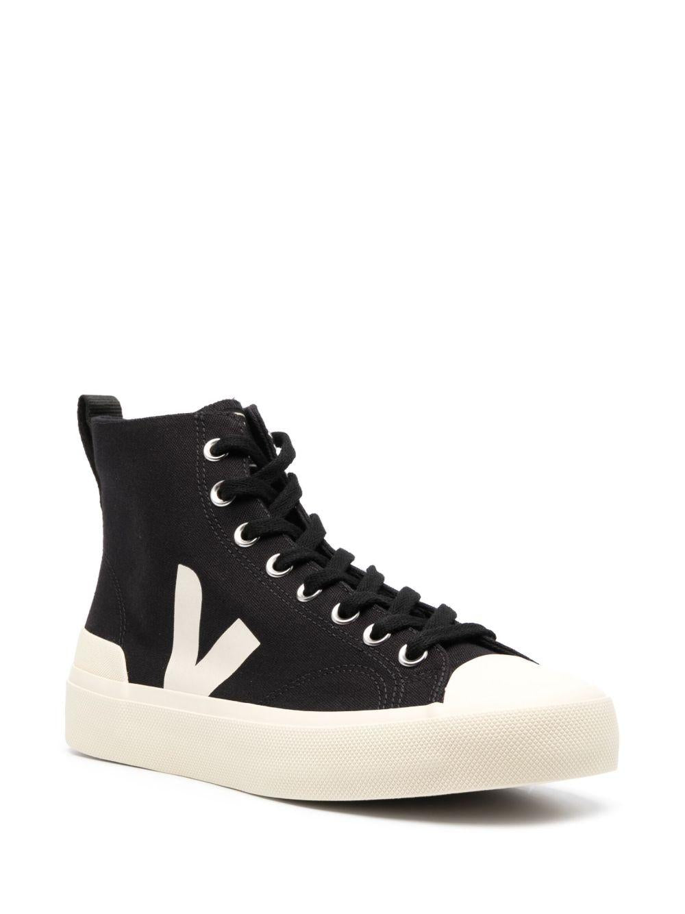Sneakers alte wata II in nero Veja - uomo 