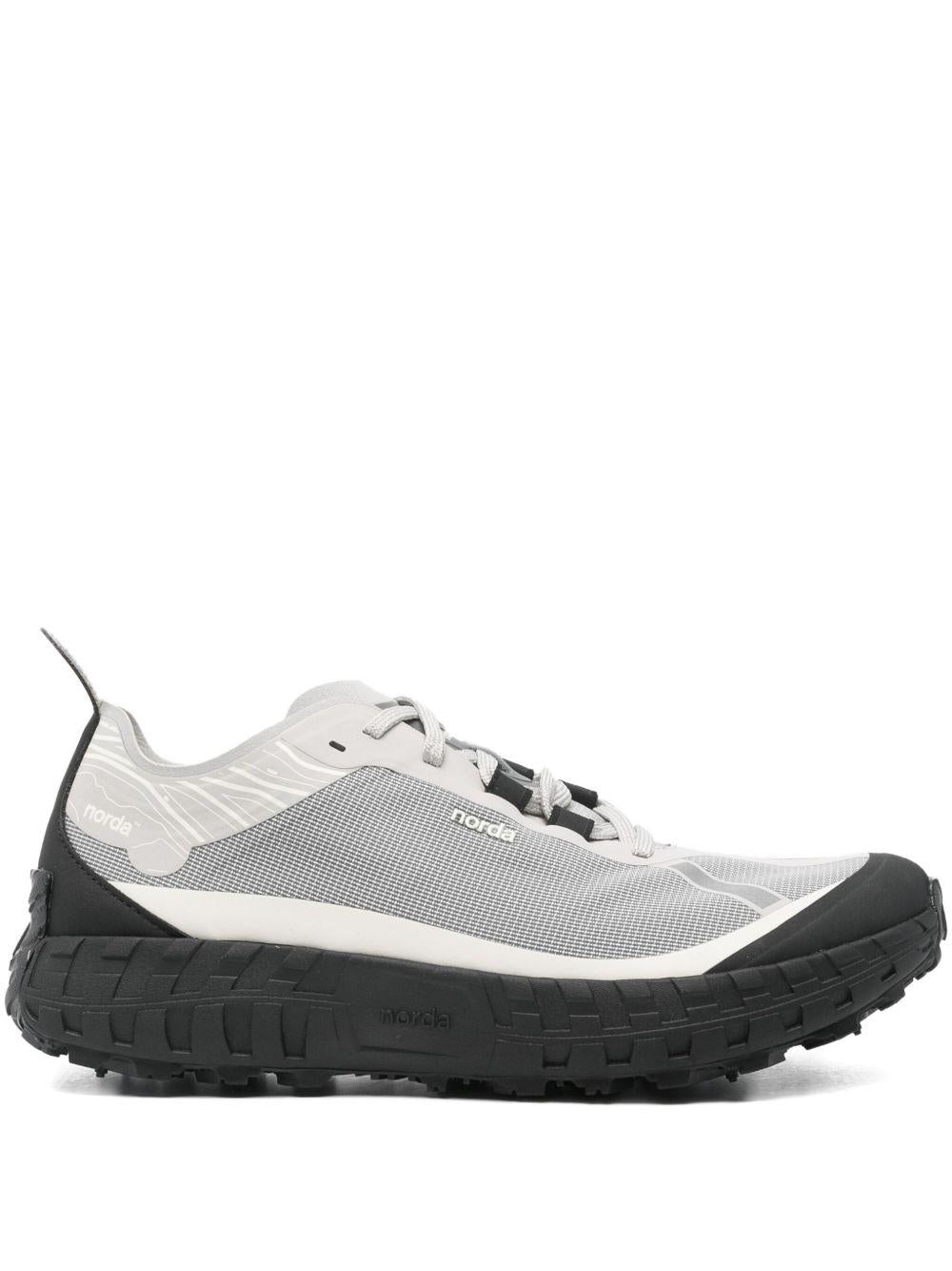 Sneakers con logo in grigio Norda - uomo 
