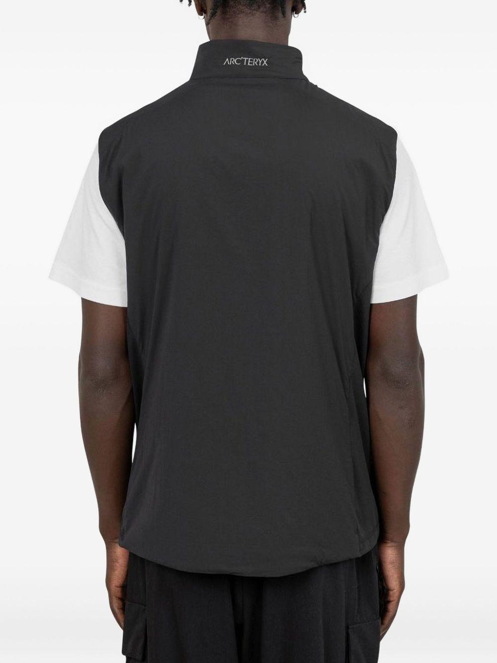 Gilet con zip sul collo in nero Arc'teryx - uomo 