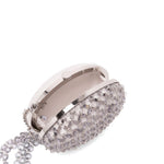 Clutch in raso con crisalli color argento 