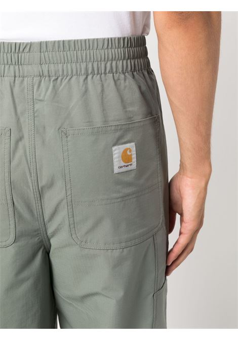 Pantaloni dritti con applicazione in verde - uomo CARHARTT WIP | I0321521NDXX