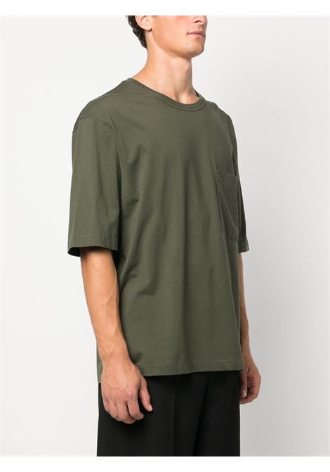 T-shirt con taschino sul petto in verde - uomo LEMAIRE | TO1107LJ1004GR667