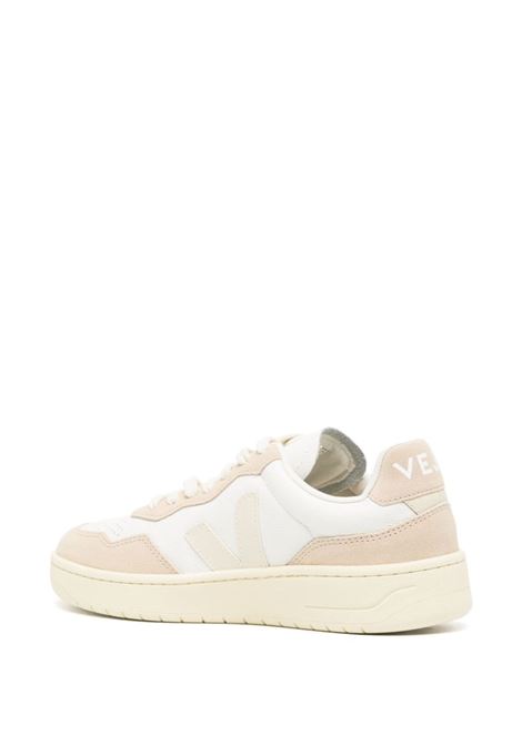 Sneakers V-90 con inserti in bianco e beige - uomo VEJA | VD2003377BWHT