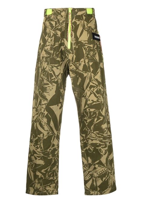 Pantaloni con stampa camouflage in verde - uomo ARIES | STAR31110ARGN