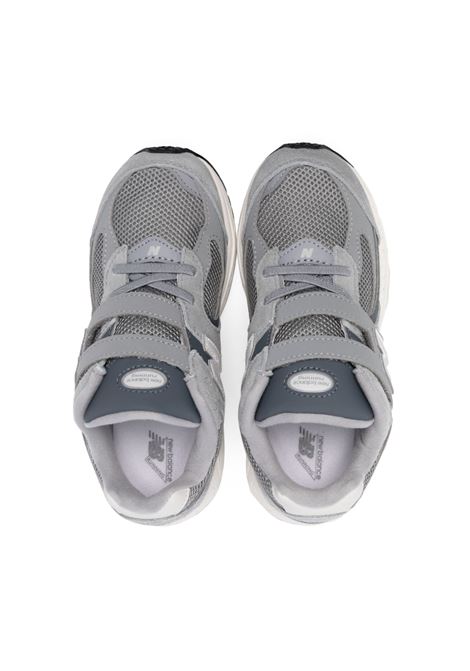 Grey 2002 low-top sneakers - kids NEW BALANCE KIDS | PV2002STSTL