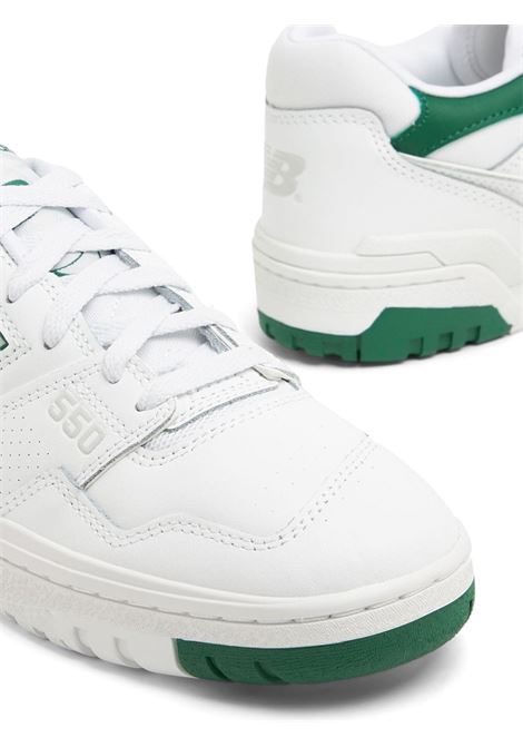 Sneakers basse 550 in bianco e verde - unisex NEW BALANCE | BB550SWBWHT