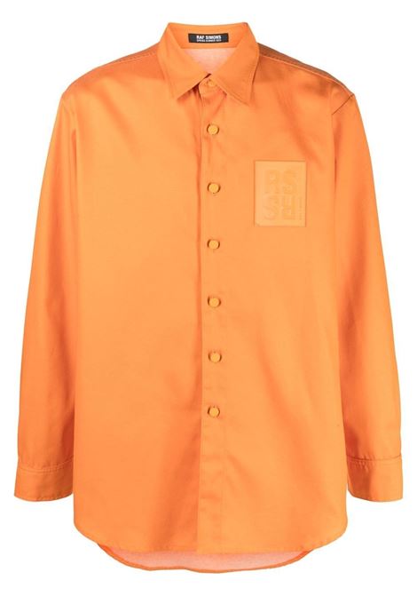 Orange logo-patch long-sleeve shirt - men RAF SIMONS | 231M242150010035