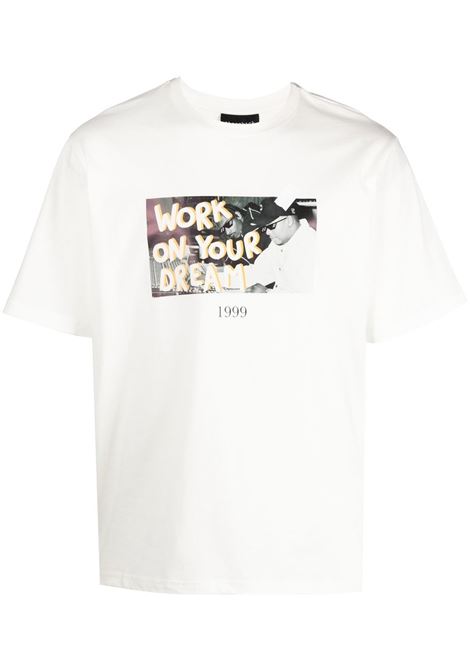 T-shirt con stampa grafica in bianco - uomo THROWBACK | TBTSNOOPWHT
