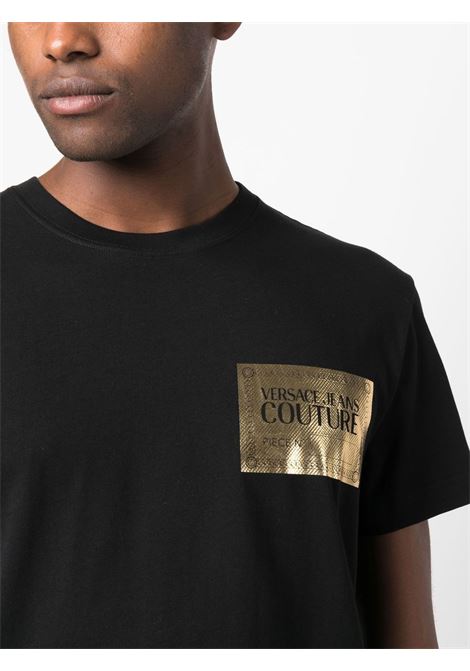 T-shirt con stampa in oro e nero- uomo VERSACE JEANS COUTURE | 74GAHG02CJ00GG89