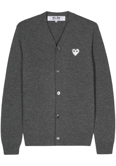 Cardigan con applicazione in grigio Comme des garcons play - uomo COMME DES GARCONS PLAY | Maglie | AXN0620513