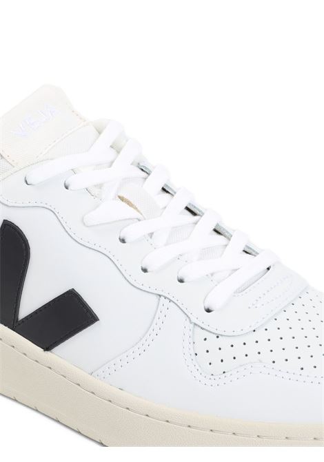 Sneakers basse V-10 in bianco e nero Veja - uomo VEJA | VI0220738BWHTBLK